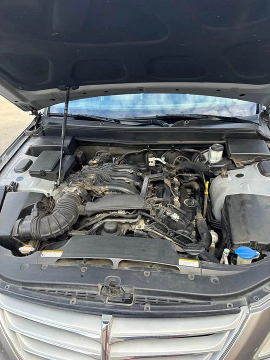 2009 Hyundai Genesis - Image 5 of 9