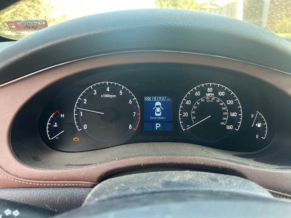 2009 Hyundai Genesis - Image 7 of 10