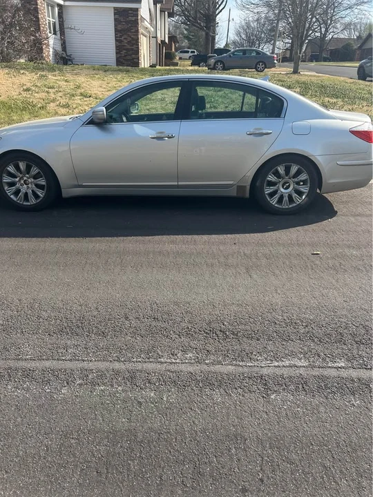 2009 Hyundai Genesis - Image 2 of 10