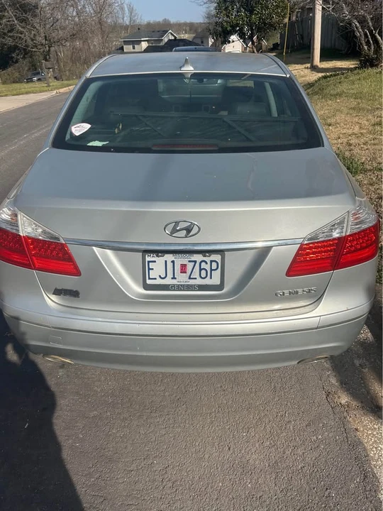 2009 Hyundai Genesis - Image 4 of 10