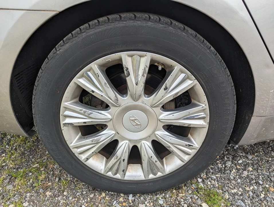 2009 Hyundai Genesis - Image 12 of 21