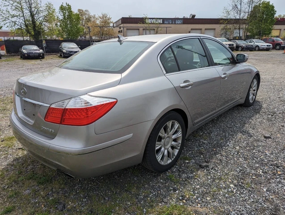 2009 Hyundai Genesis - Image 4 of 21
