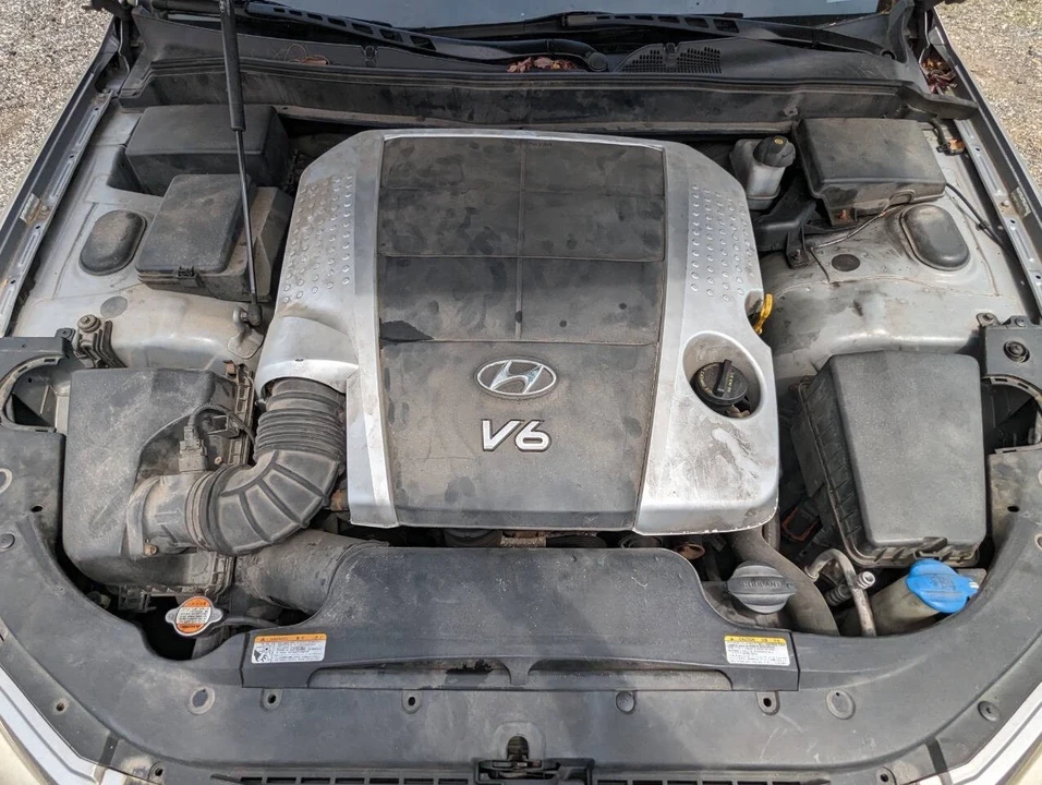 2009 Hyundai Genesis - Image 14 of 21