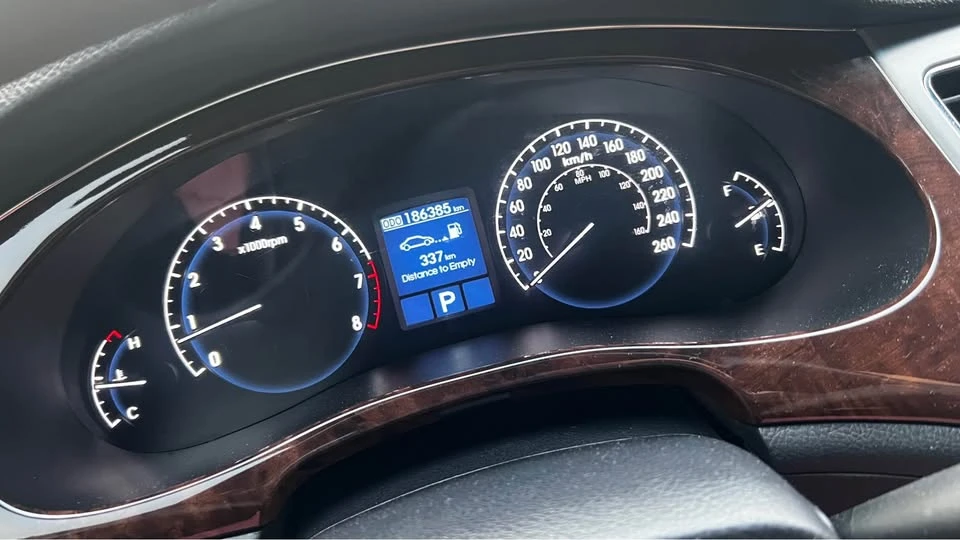 2009 Hyundai Genesis - Image 2 of 10