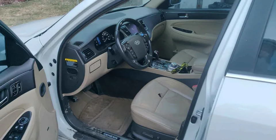 2009 Hyundai Genesis - Image 9 of 9