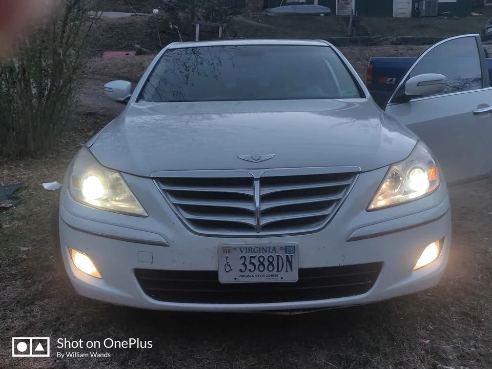 2009 Hyundai Genesis - Image 7 of 9