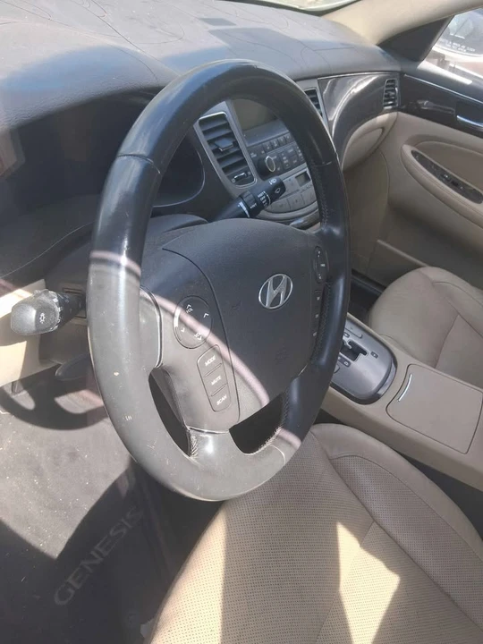 2009 Hyundai Genesis - Image 4 of 7