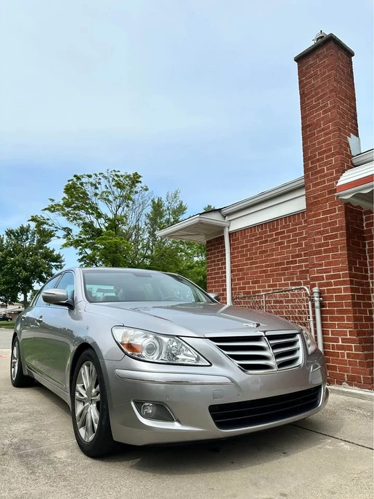 2009 Hyundai Genesis - Image 2 of 6