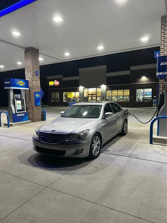 2009 Hyundai Genesis - Image 3 of 6