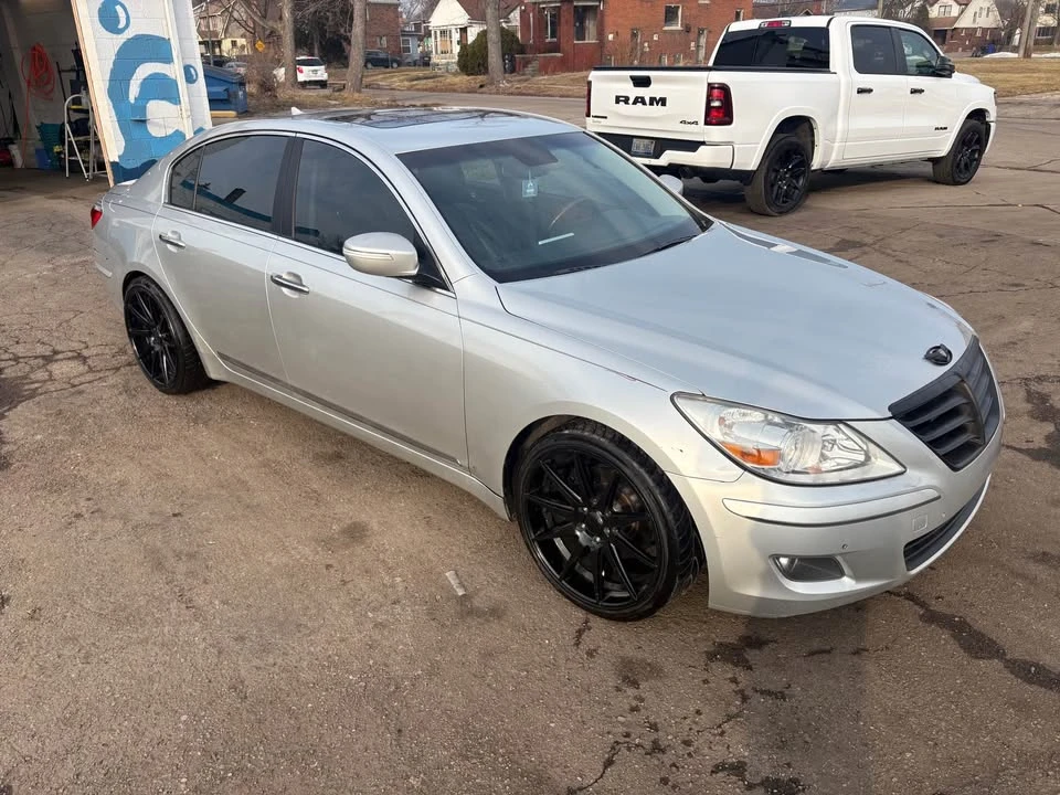 2009 Hyundai Genesis - Image 2 of 6
