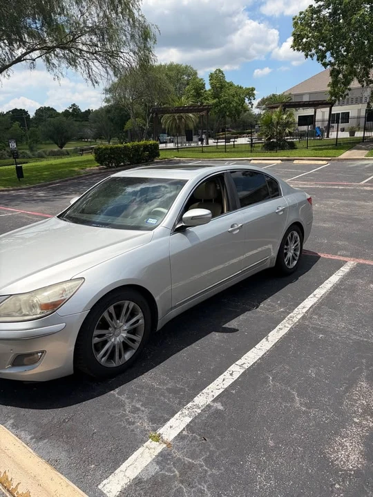 2009 Hyundai Genesis - Image 2 of 5