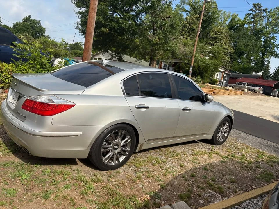 2009 Hyundai Genesis - Image 2 of 17