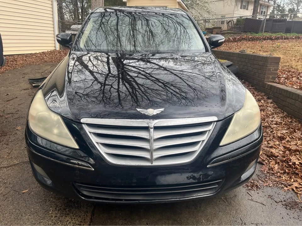 2009 Hyundai Genesis - Image 2 of 10