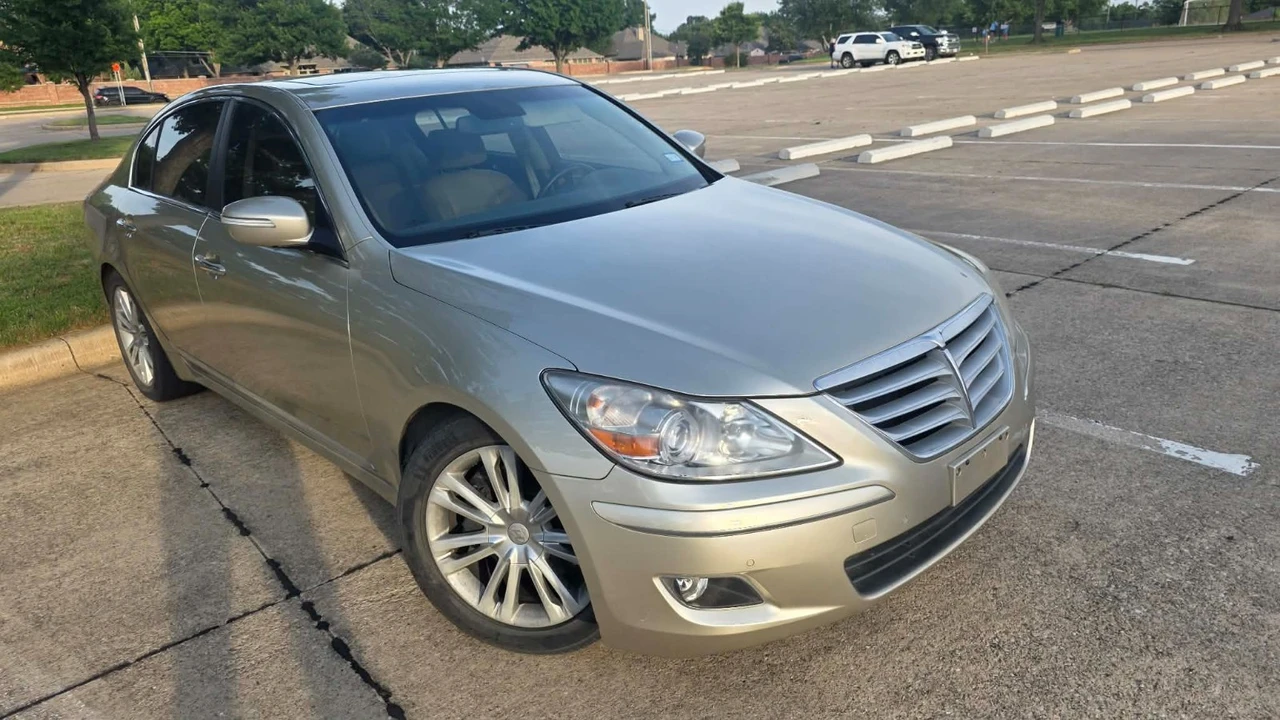 2009 Hyundai Genesis - Image 16 of 19