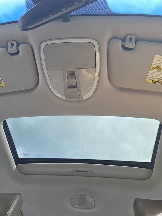 2009 Hyundai Genesis - Image 17 of 20