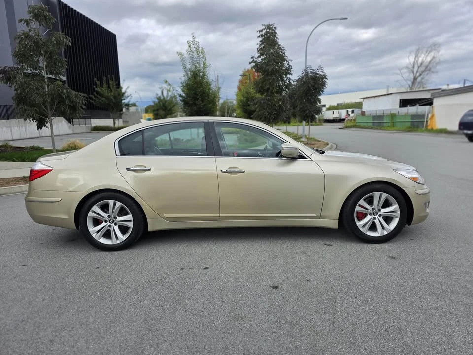 2009 Hyundai Genesis - Image 5 of 20