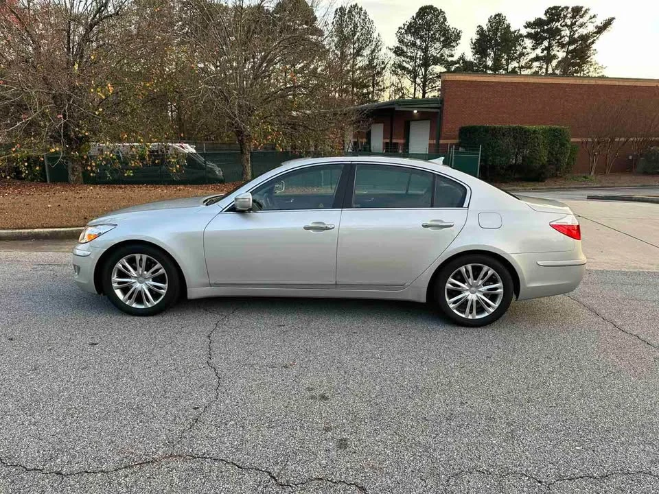 2009 Hyundai Genesis - Image 2 of 19