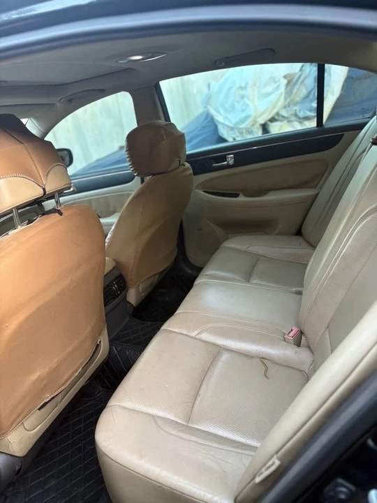 2009 Hyundai Genesis - Image 10 of 10
