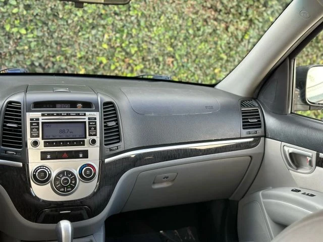 2009 Hyundai Santa Fe - Image 18 of 21