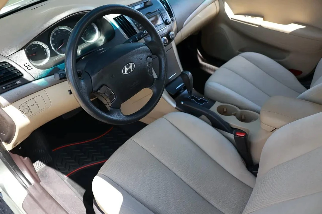 2009 Hyundai Sonata - Image 4 of 21