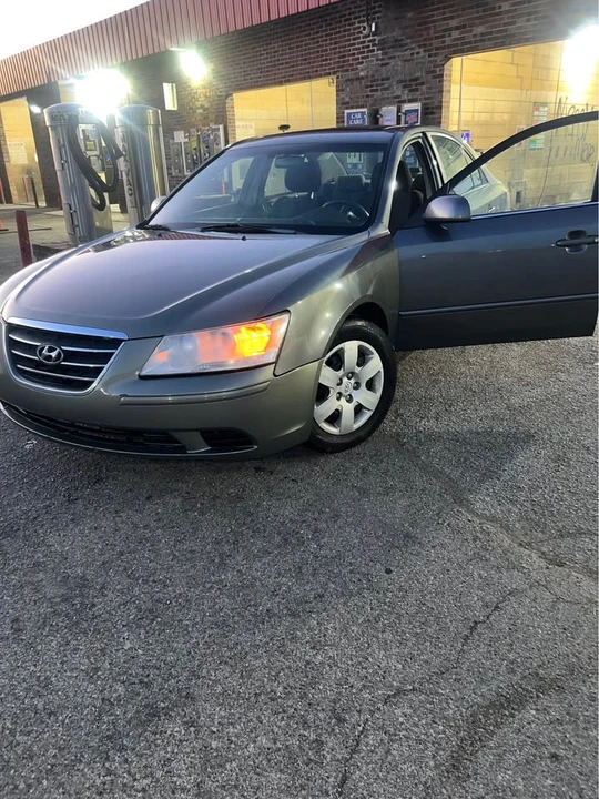 2009 Hyundai Sonata - Image 4 of 7