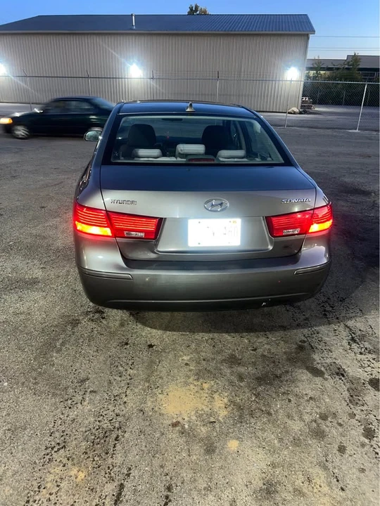 2009 Hyundai Sonata - Image 2 of 7