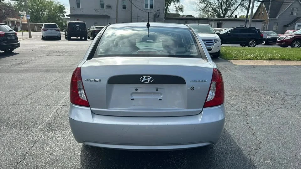 2009 Hyundai Accent - Image 4 of 15