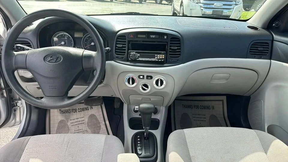 2009 Hyundai Accent - Image 10 of 15