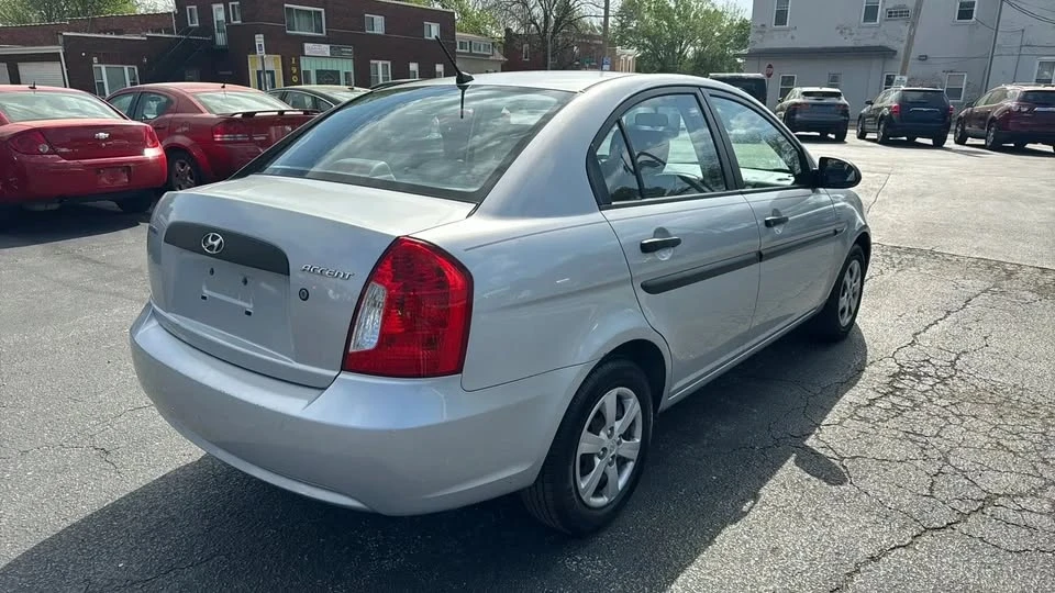 2009 Hyundai Accent - Image 3 of 15