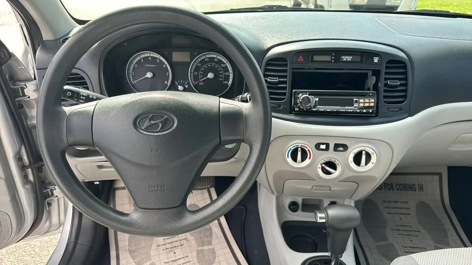 2009 Hyundai Accent - Image 11 of 15