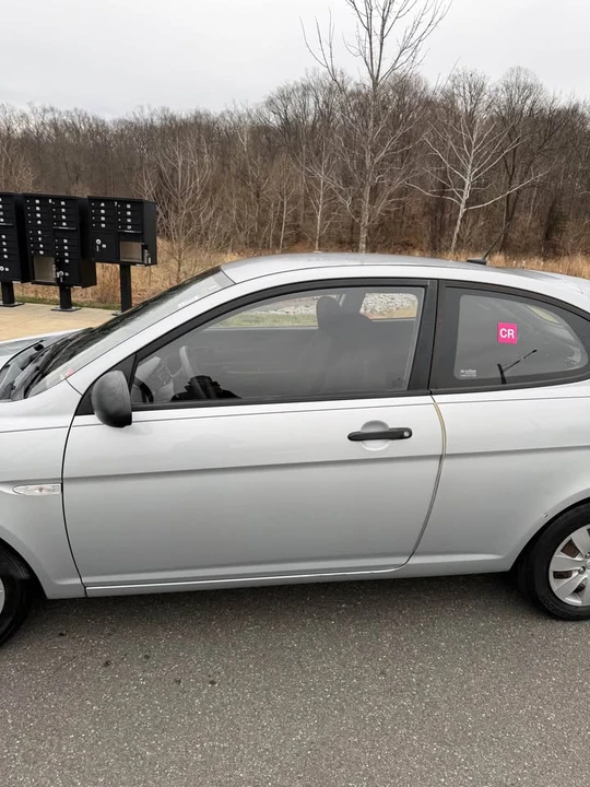 2009 Hyundai Accent - Image 11 of 17