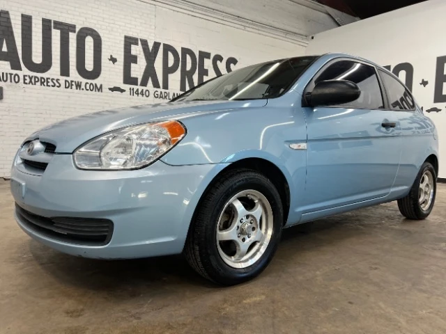 2009 Hyundai Accent - Image 2 of 5