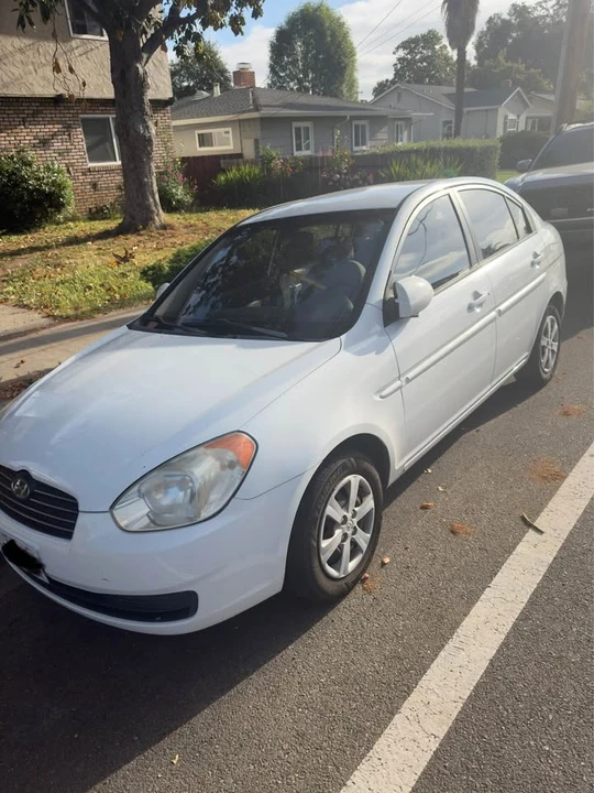 2009 Hyundai Accent - Image 7 of 8
