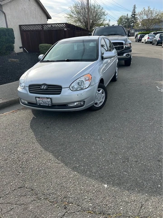2009 Hyundai Accent - Image 3 of 5