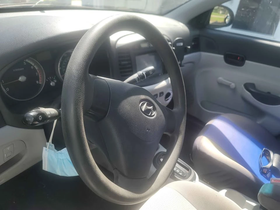 2009 Hyundai Accent - Image 9 of 9
