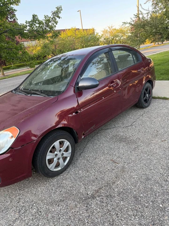 2009 Hyundai Accent - Image 2 of 5
