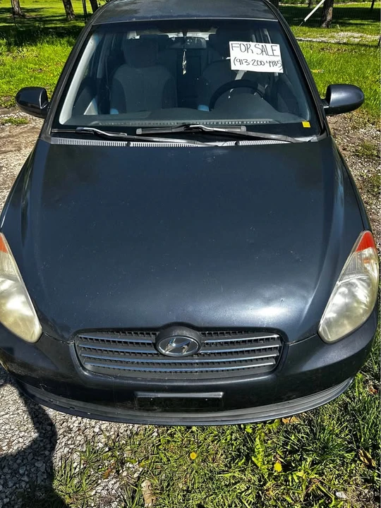 2009 Hyundai Accent - Image 2 of 10