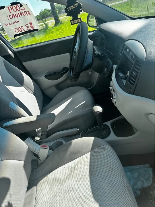 2009 Hyundai Accent - Image 10 of 10