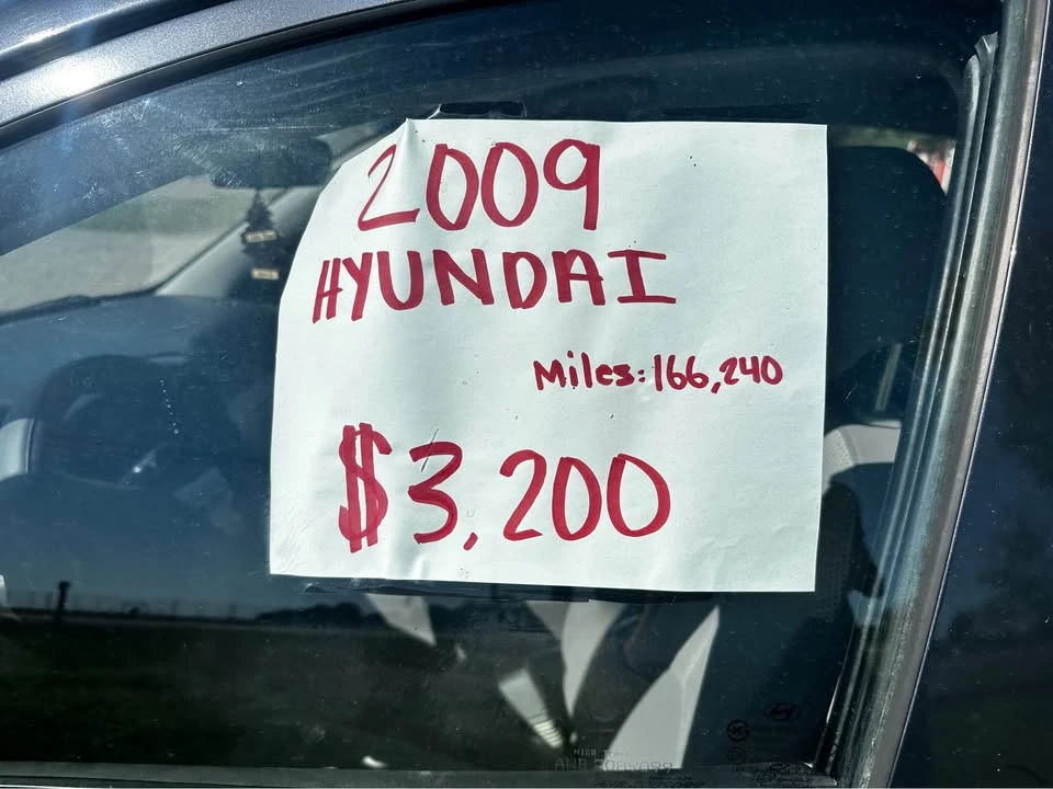 2009 Hyundai Accent - Image 3 of 10