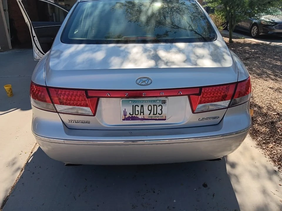 2009 Hyundai Azera - Image 2 of 8
