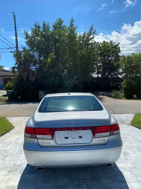 2009 Hyundai Azera - Image 5 of 17