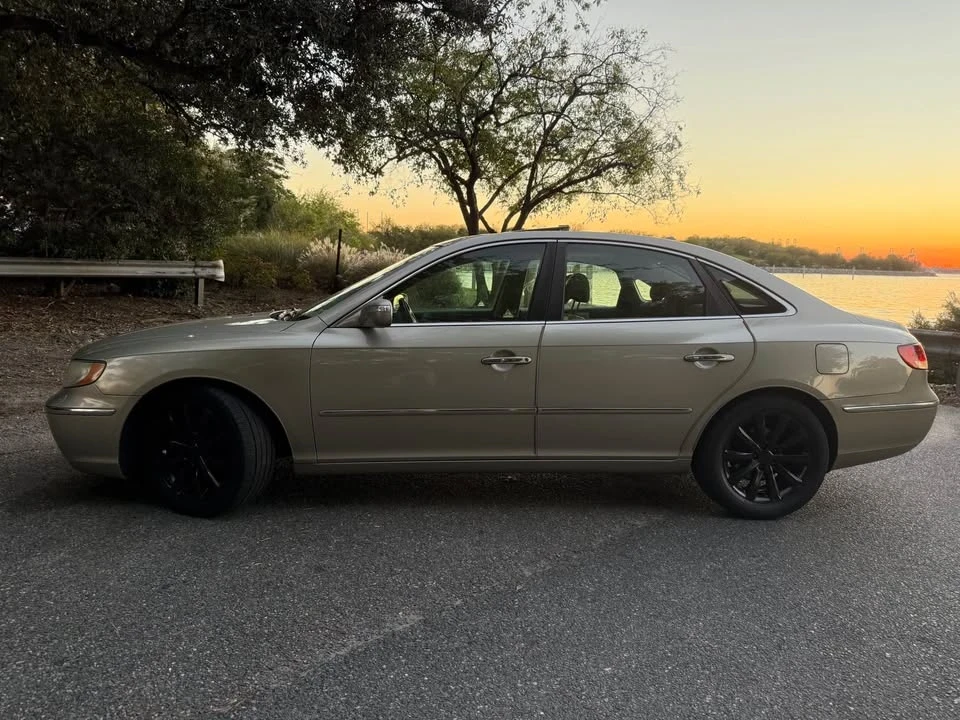 2009 Hyundai Azera - Image 2 of 7