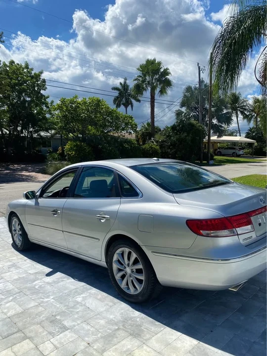 2009 Hyundai Azera - Image 4 of 17