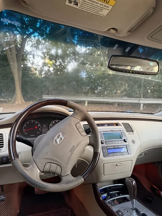 2009 Hyundai Azera - Image 4 of 6