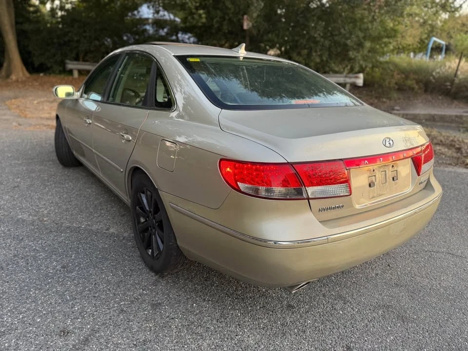 2009 Hyundai Azera - Image 3 of 7