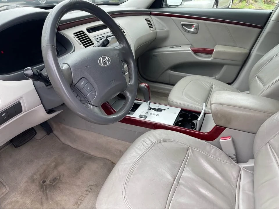 2009 Hyundai Azera - Image 12 of 20