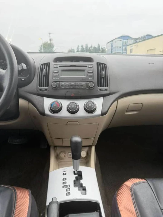 2009 Hyundai Elantra - Image 12 of 15