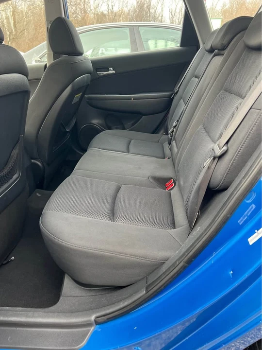 2009 Hyundai Elantra - Image 11 of 15