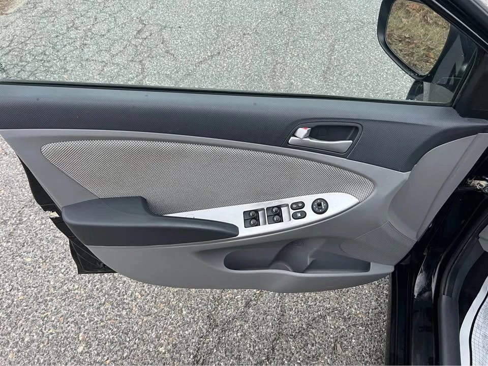 2009 Hyundai Elantra - Image 7 of 15