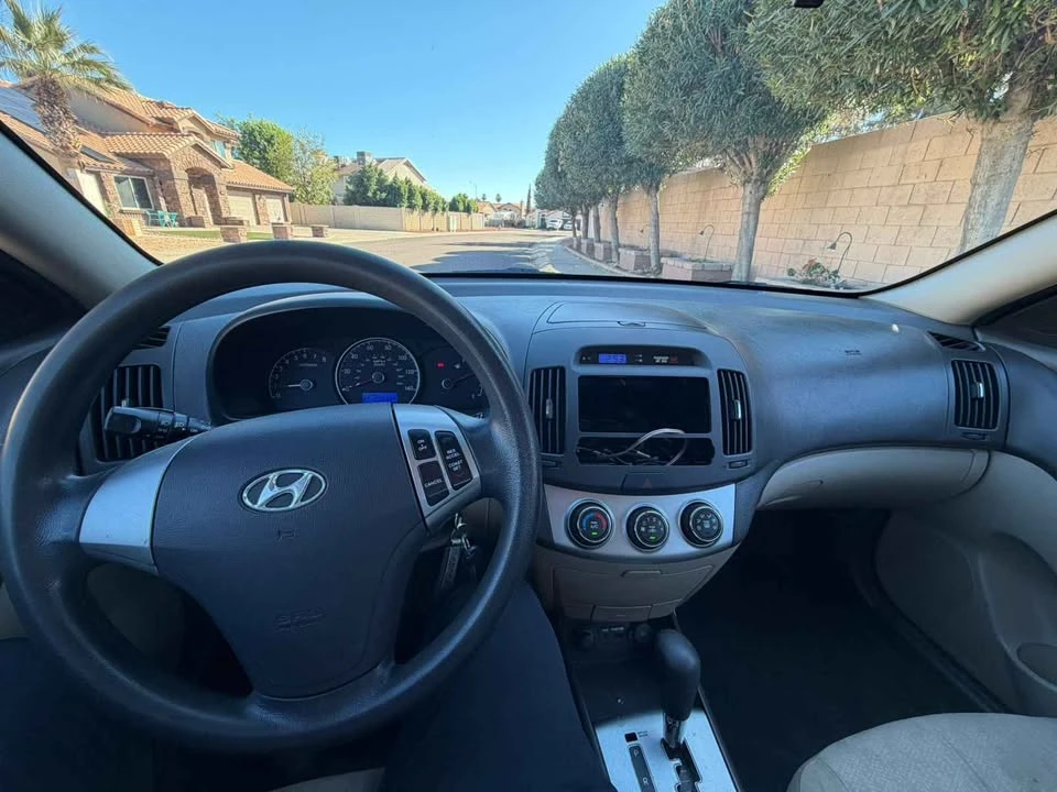 2009 Hyundai Elantra - Image 6 of 11